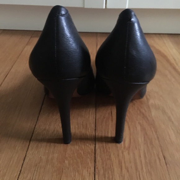 Coach black leather pumps with snakeskin - Picture 4 of 4